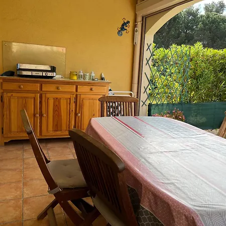 Le Noisetier Apartment *